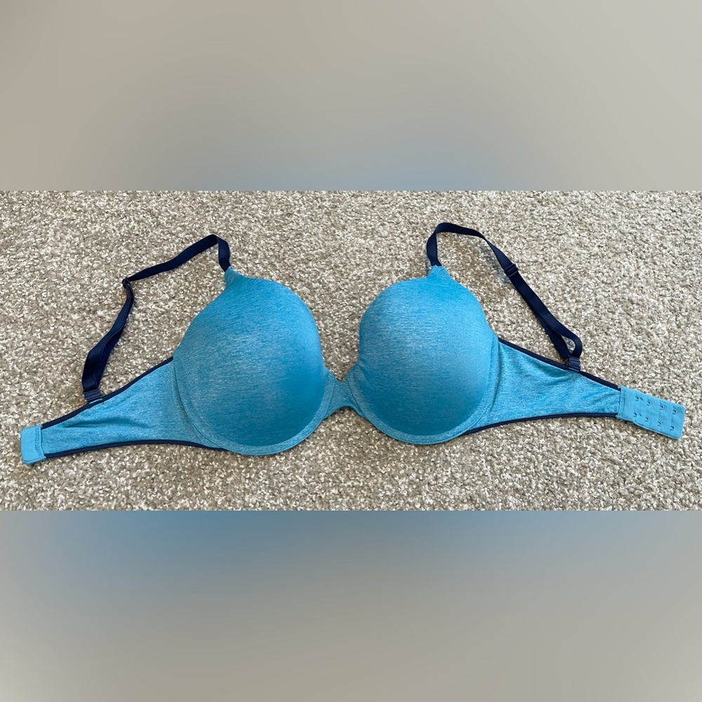 Victoria’s Secret Bra Size: 32DDD Uplift Semi Demi Bra